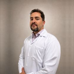 Dr. Thiago Vilela Calzada Machado 